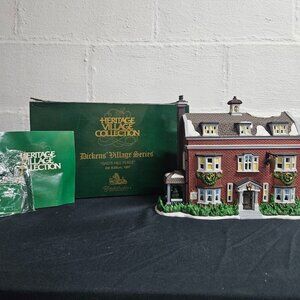 Department 56 Charles Dickens Village - 57535 Gad's Hill Place 1997 *LIMITED*